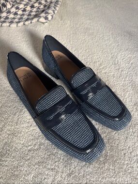 Donald J. Pliner Navy Textured Penny Loafers. Size 8.5